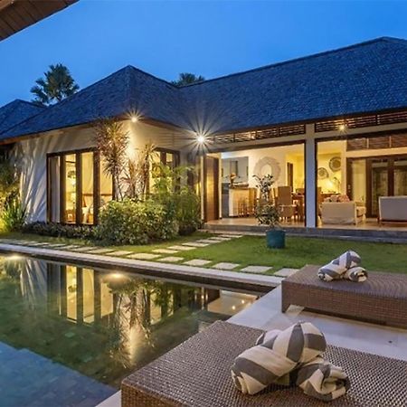 Villa Tiga Mangga By Optimum Bali Villas 세미냑 외부 사진