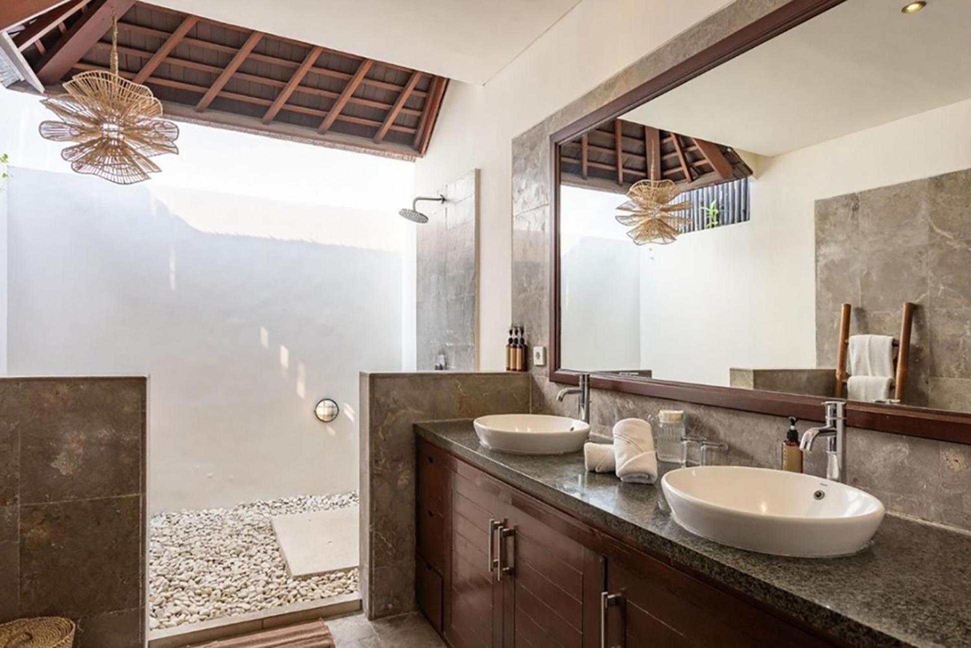 Villa Tiga Mangga By Optimum Bali Villas 세미냑 외부 사진